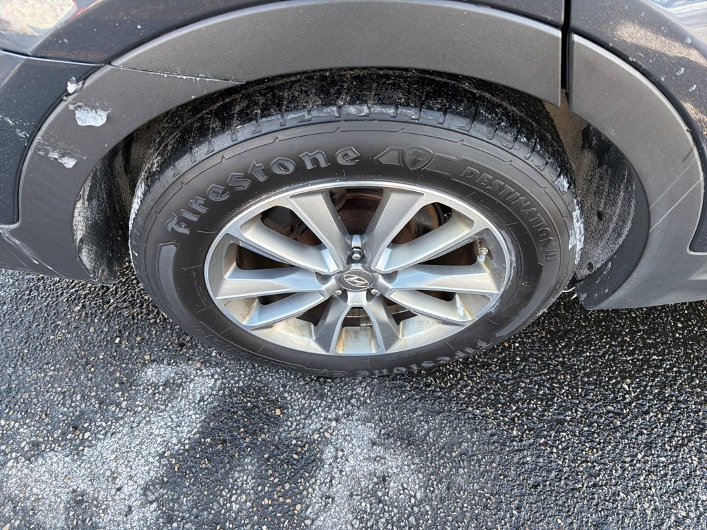 Used 2017 Hyundai Santa Fe SE image 16