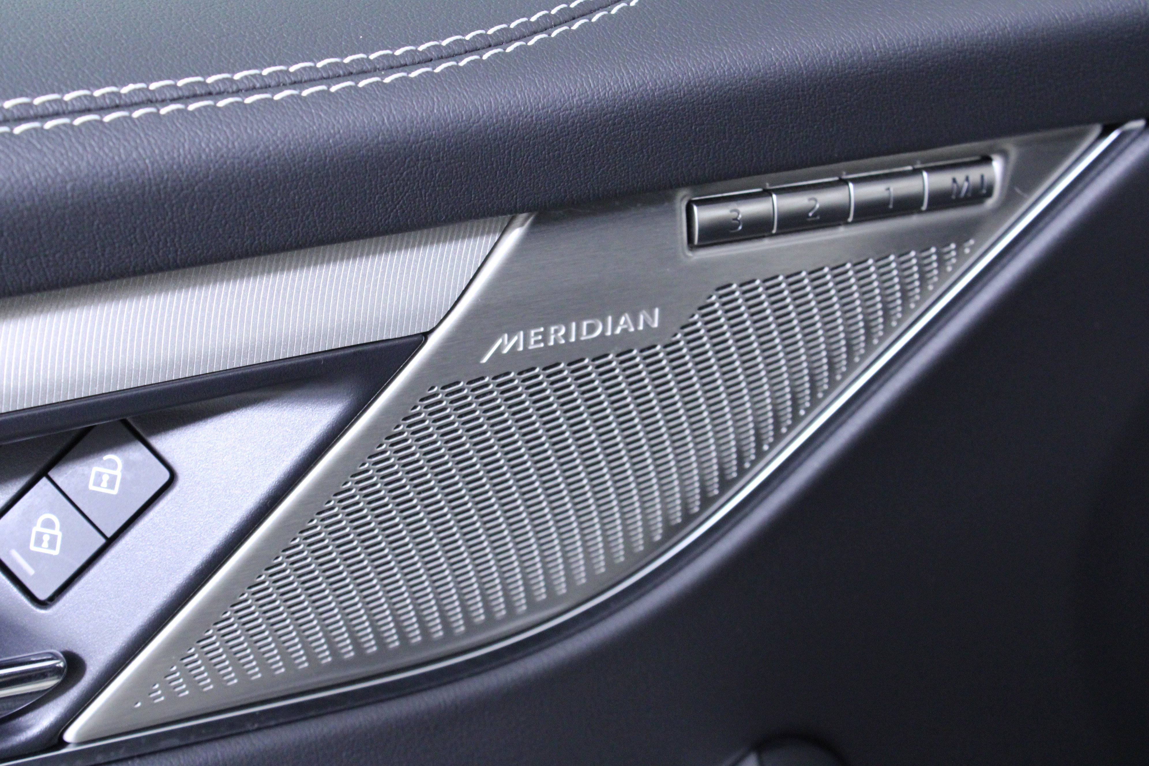 Used 2025 Jaguar F-PACE R-Dynamic S image 19