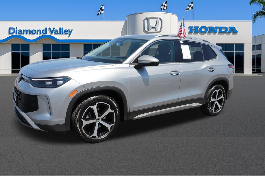 Used 2026 Volkswagen Tiguan SE FWD image 3