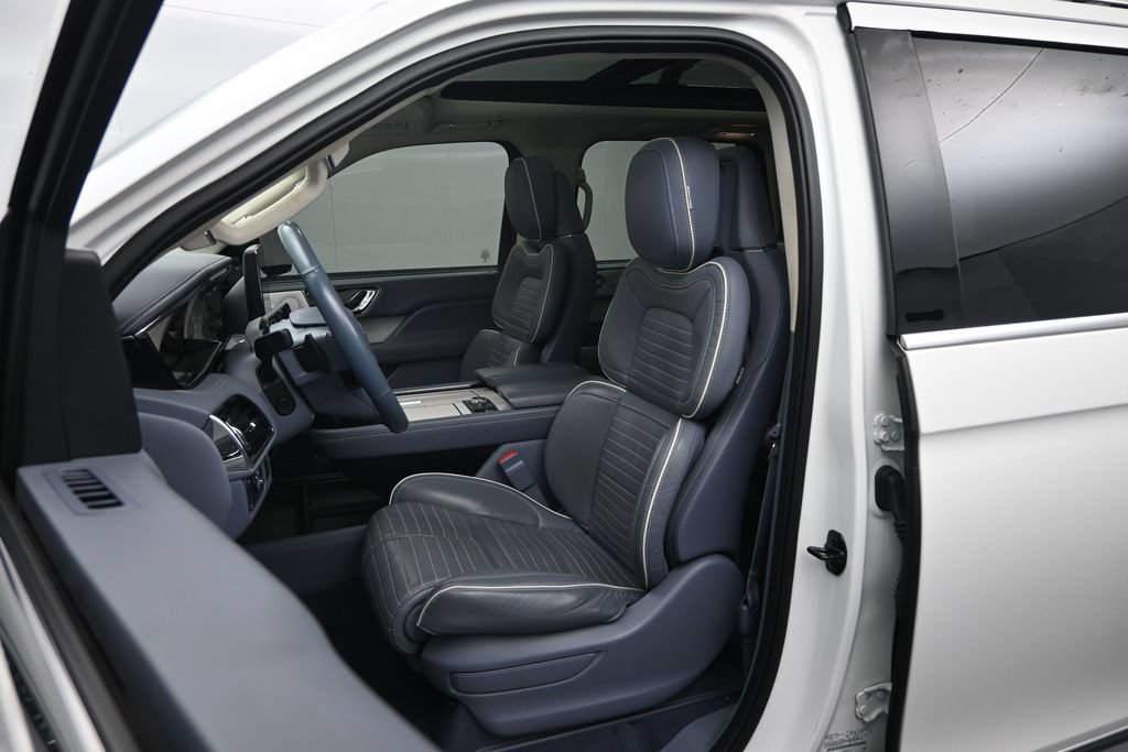 Used 2022 Lincoln Navigator Black Label AWD/4WD image 22