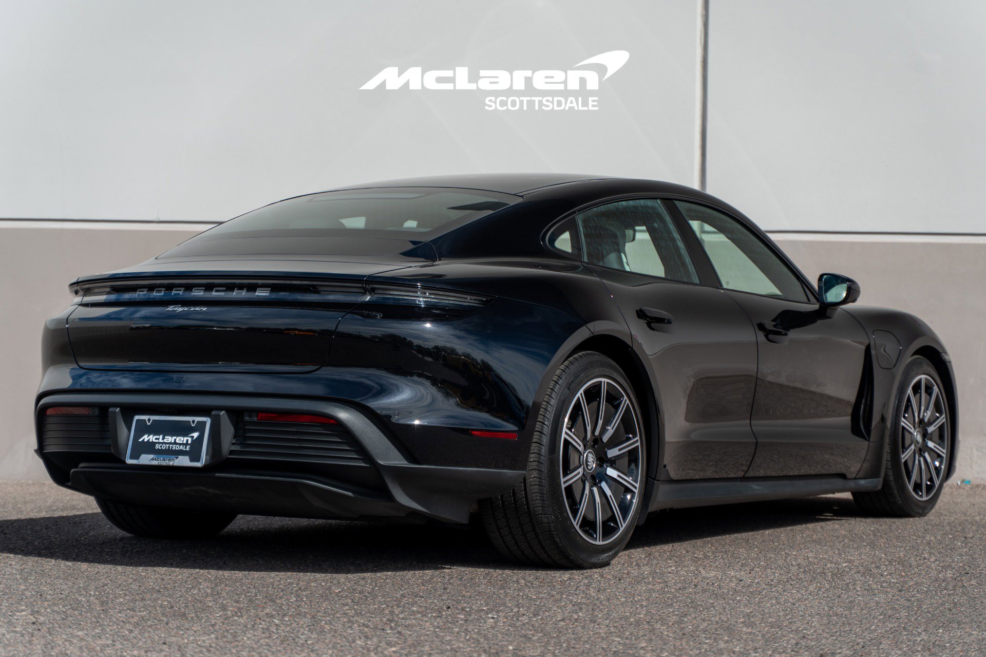 Used 2021 Porsche Taycan image 7