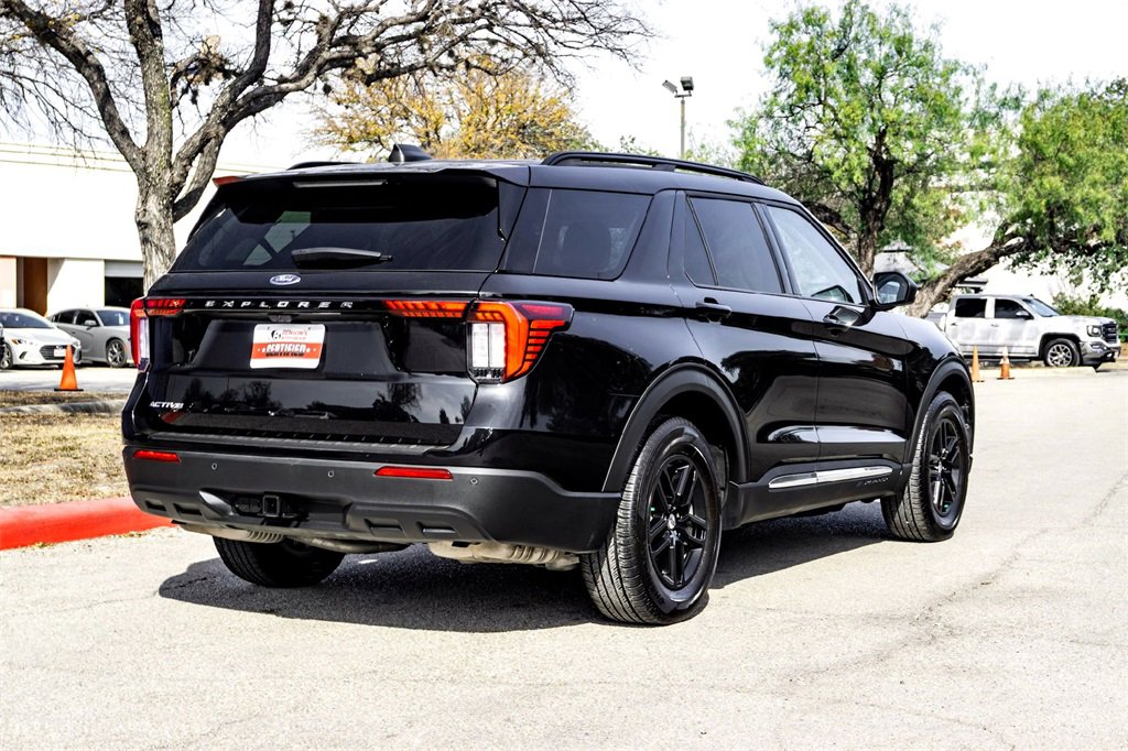 Used 2025 Ford Explorer Active image 5