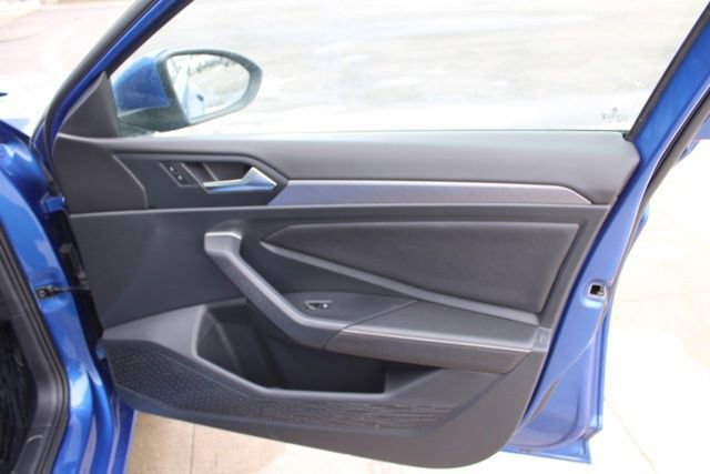 Used 2024 Volkswagen Jetta SE image 18