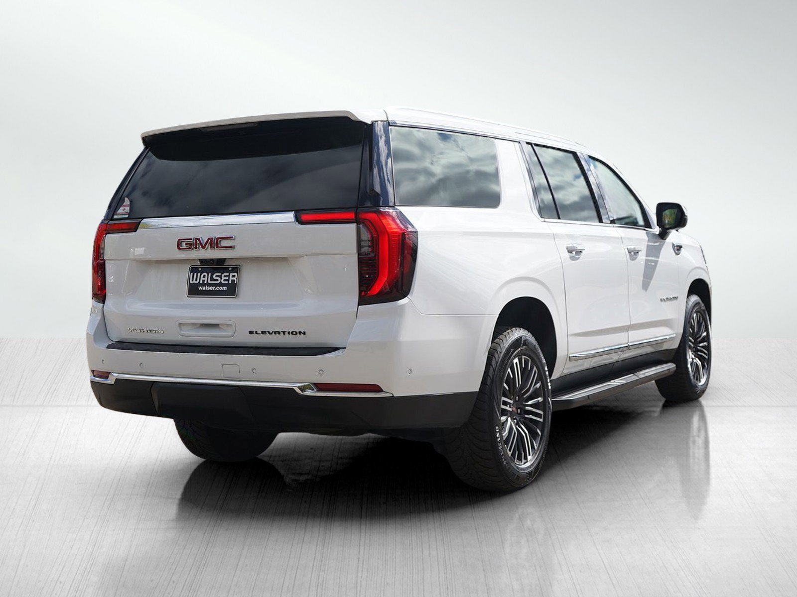Used 2025 GMC Yukon XL Elevation w/ Technology Package AWD/4WD image 5
