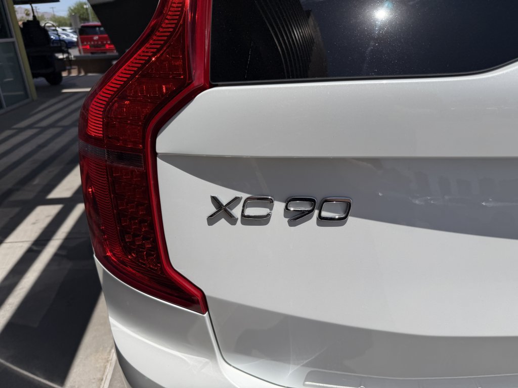 Used 2025 Volvo XC90 T8 Core w/ Protection Package Premier AWD/4WD image 14