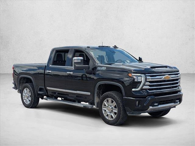 Used 2024 Chevrolet Silverado 2500 High Country AWD/4WD video 3
