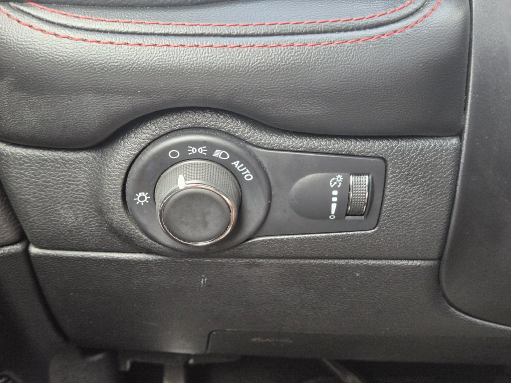 Used 2024 Dodge Durango GT RWD image 27