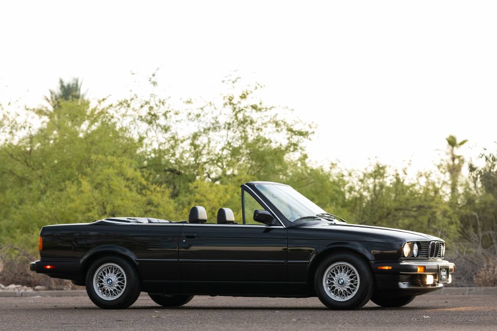 Used 1990 BMW 325i Convertible RWD image 12