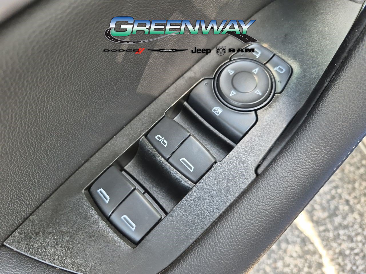Used 2025 Chevrolet Blazer LT AWD/4WD image 15