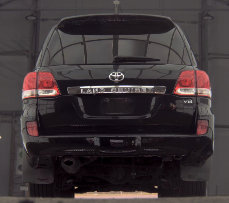 Used 2011 Toyota Land Cruiser w/ Upgrade Pkg AWD/4WD image 14