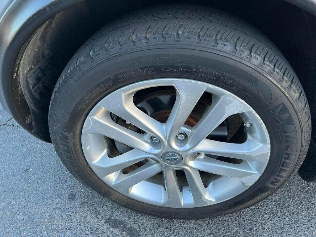 Used 2014 Nissan Juke S FWD image 20