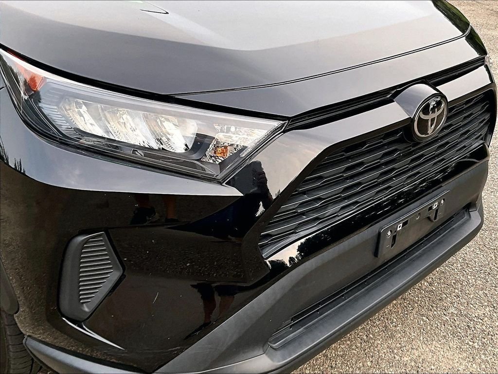 Certified 2021 Toyota RAV4 LE AWD/4WD image 8