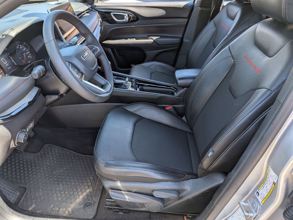 Used 2025 Jeep Compass Trailhawk image 24