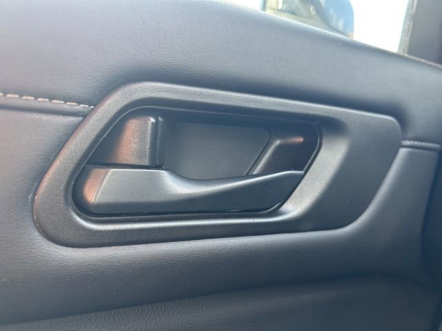 Used 2025 Nissan Pathfinder S FWD image 2