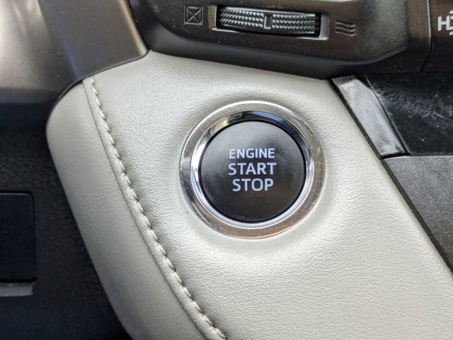 Used 2018 Toyota RAV4 XLE image 18