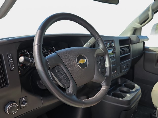Used 2020 Chevrolet Express 3500 w/ Power Convenience Package RWD image 12