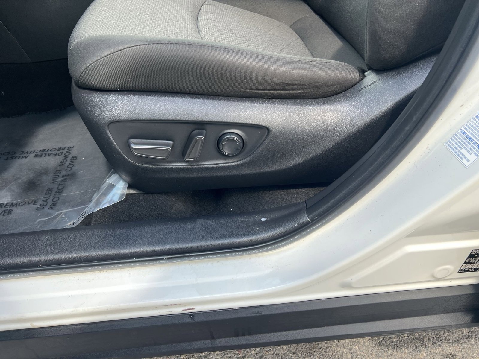 Used 2022 Toyota RAV4 XLE AWD/4WD image 22