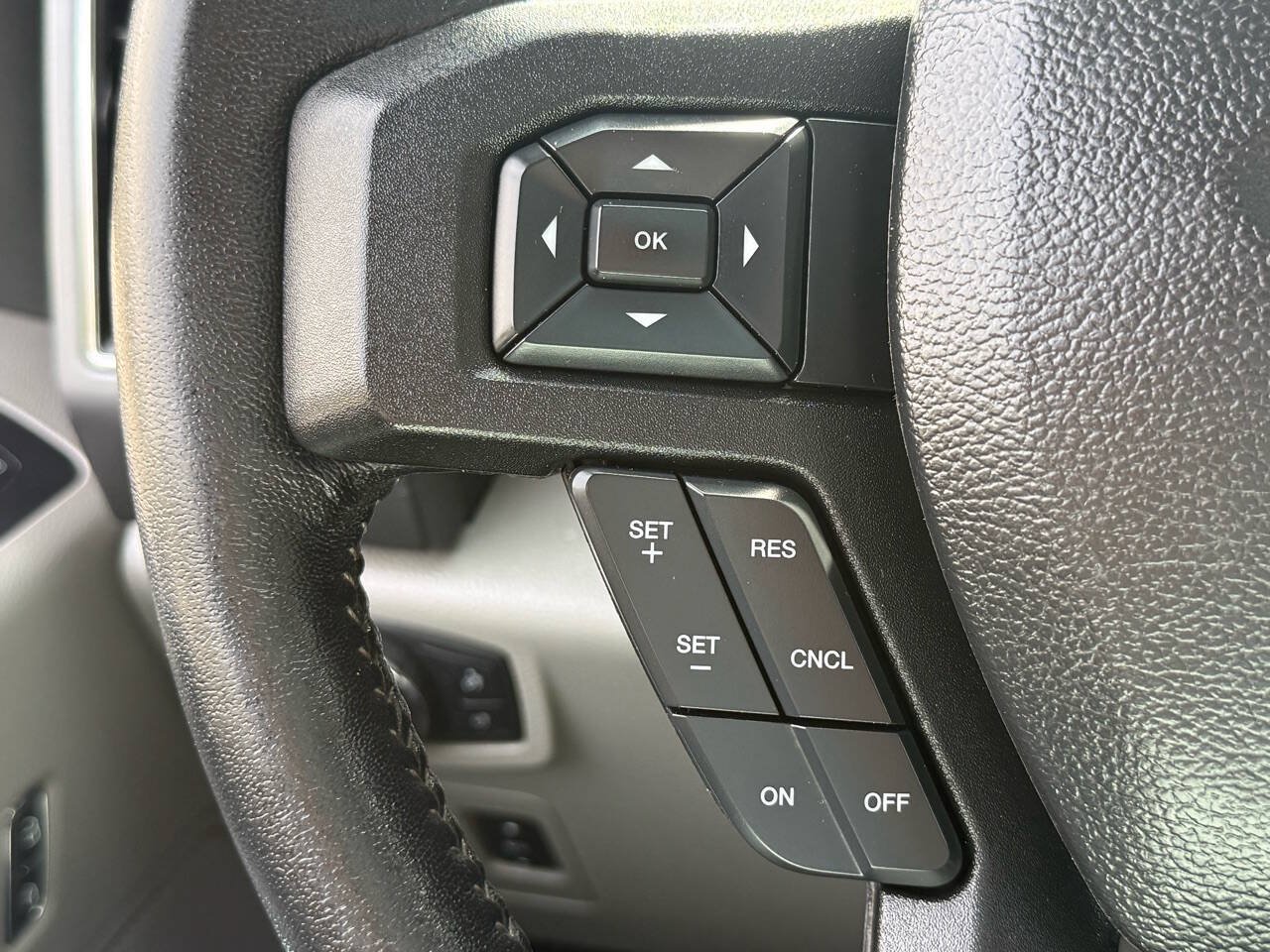 Used 2018 Ford F150 XLT w/ Equipment Group 302A Luxury AWD/4WD image 34
