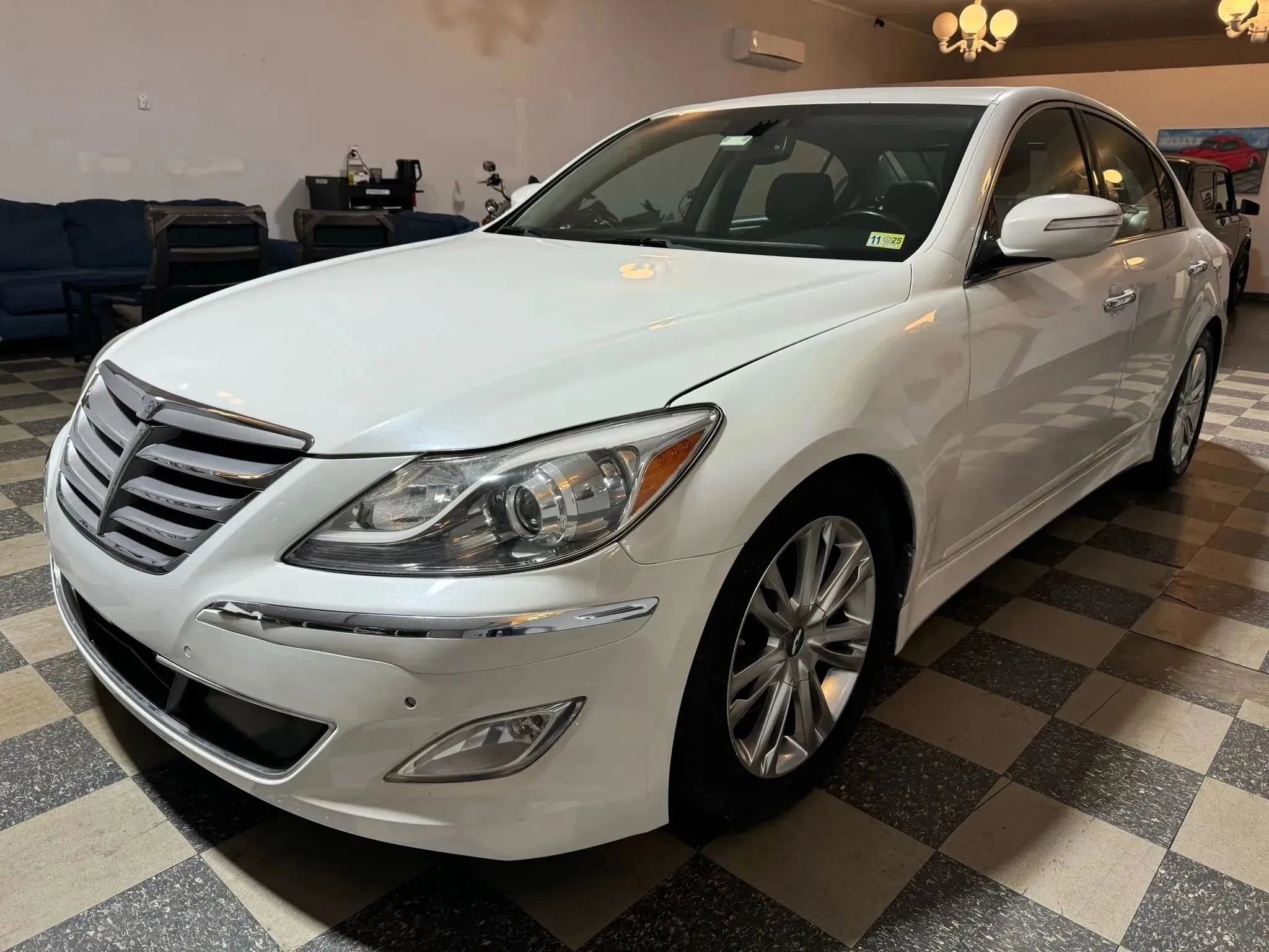 Used 2013 Hyundai Genesis 3.8 w/ Technology Pkg