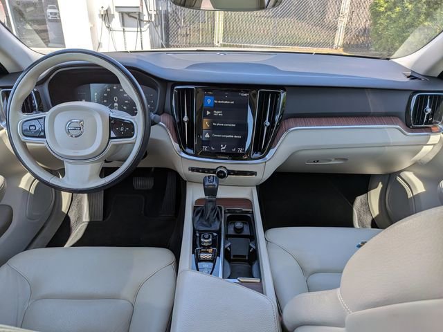 Used 2019 Volvo S60 T5 Momentum w/ Premium Package image 18