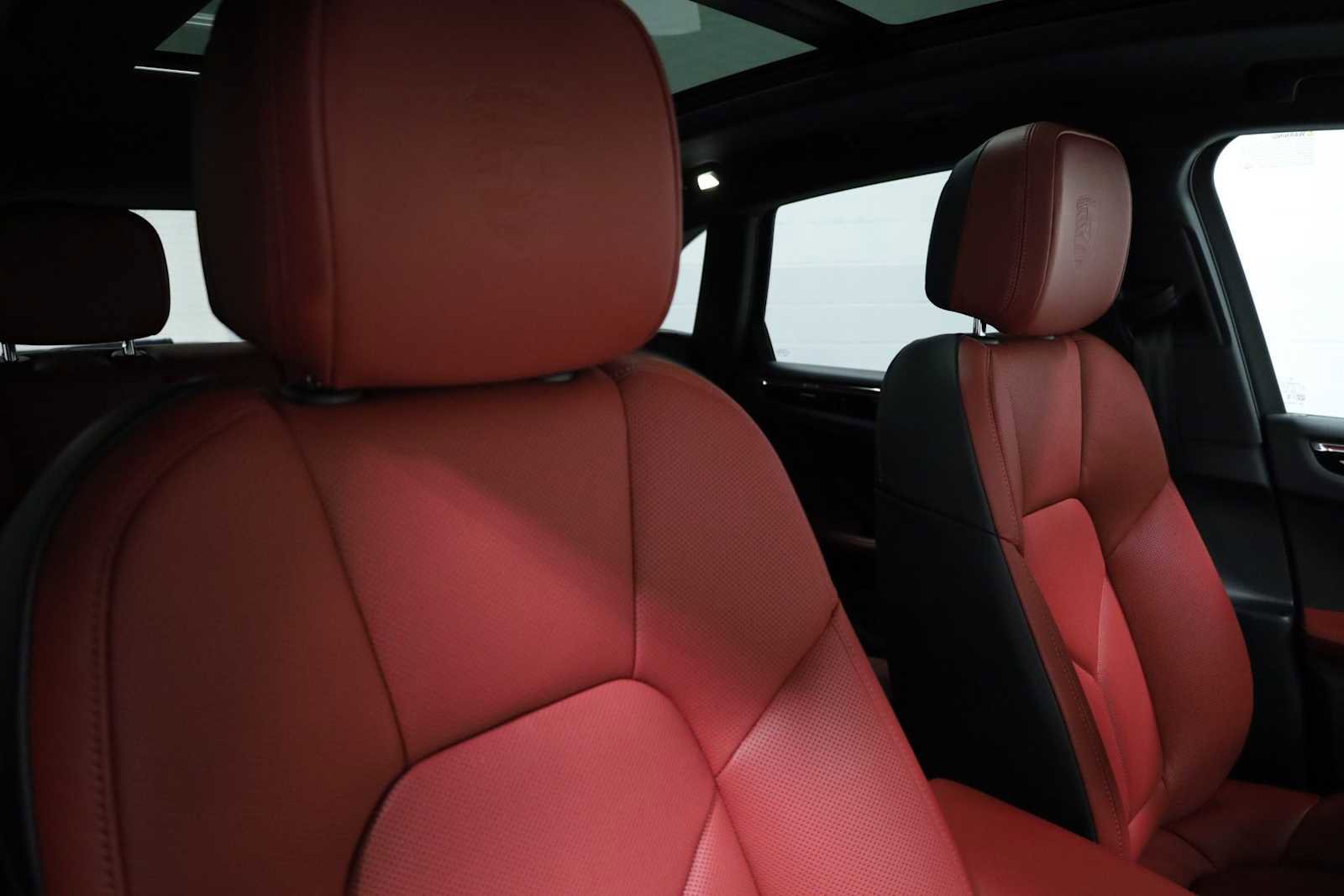 New 2026 Porsche Macan image 21