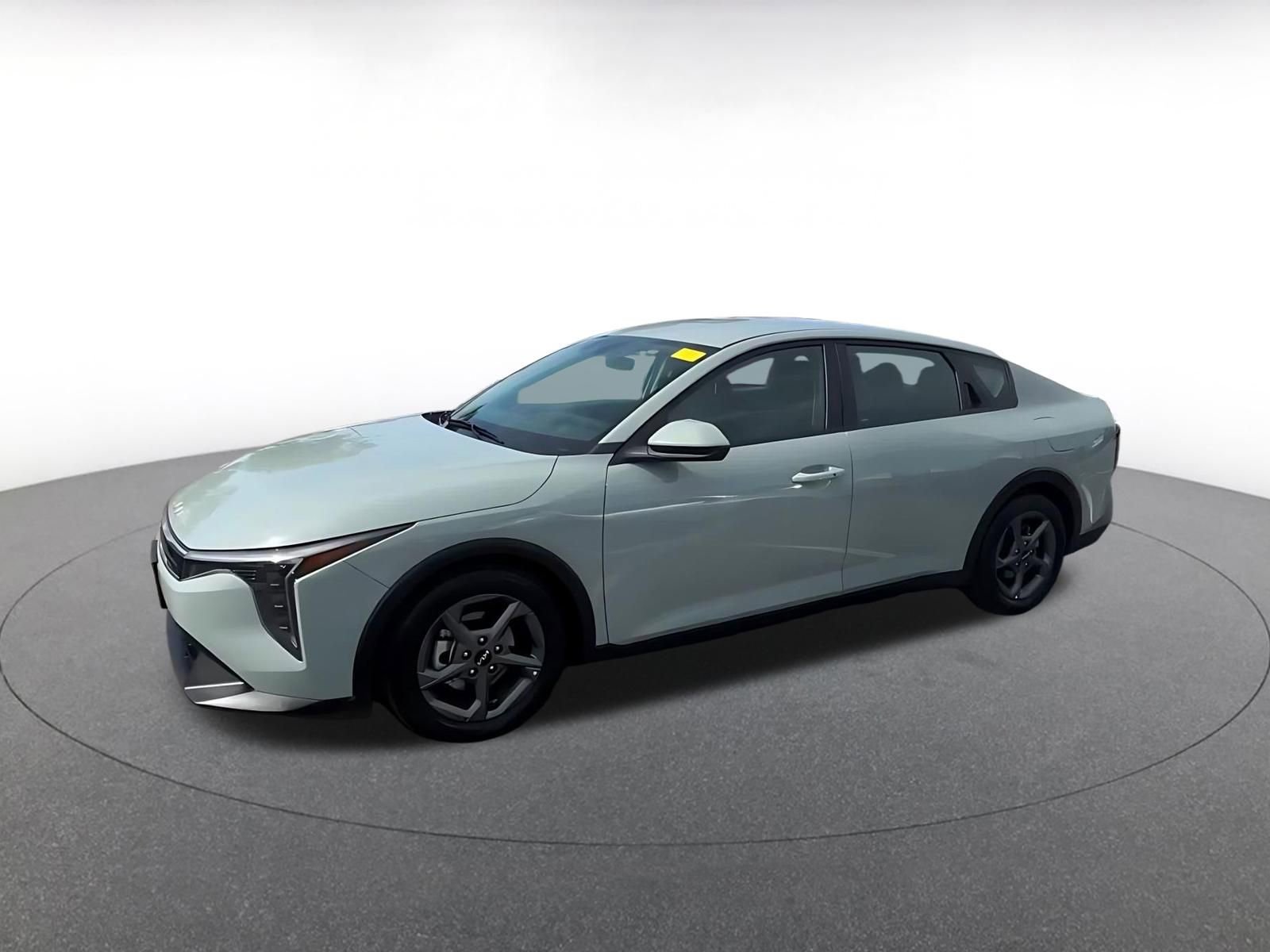 Used 2025 Kia K4 LXS image 8