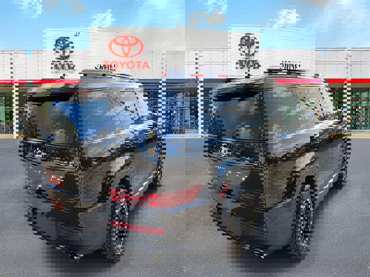 Used 2025 Hyundai Santa Fe SEL image 3