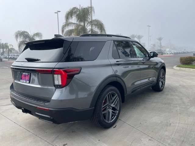 New 2026 Ford Explorer ST-Line w/ ST-Line Street Pack RWD image 5