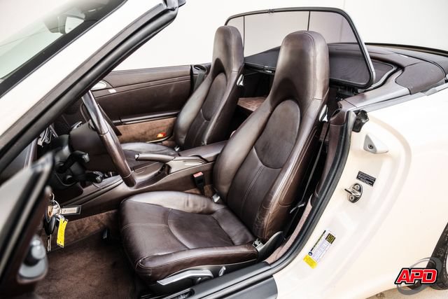 Used 2009 Porsche 911 Carrera RWD image 5