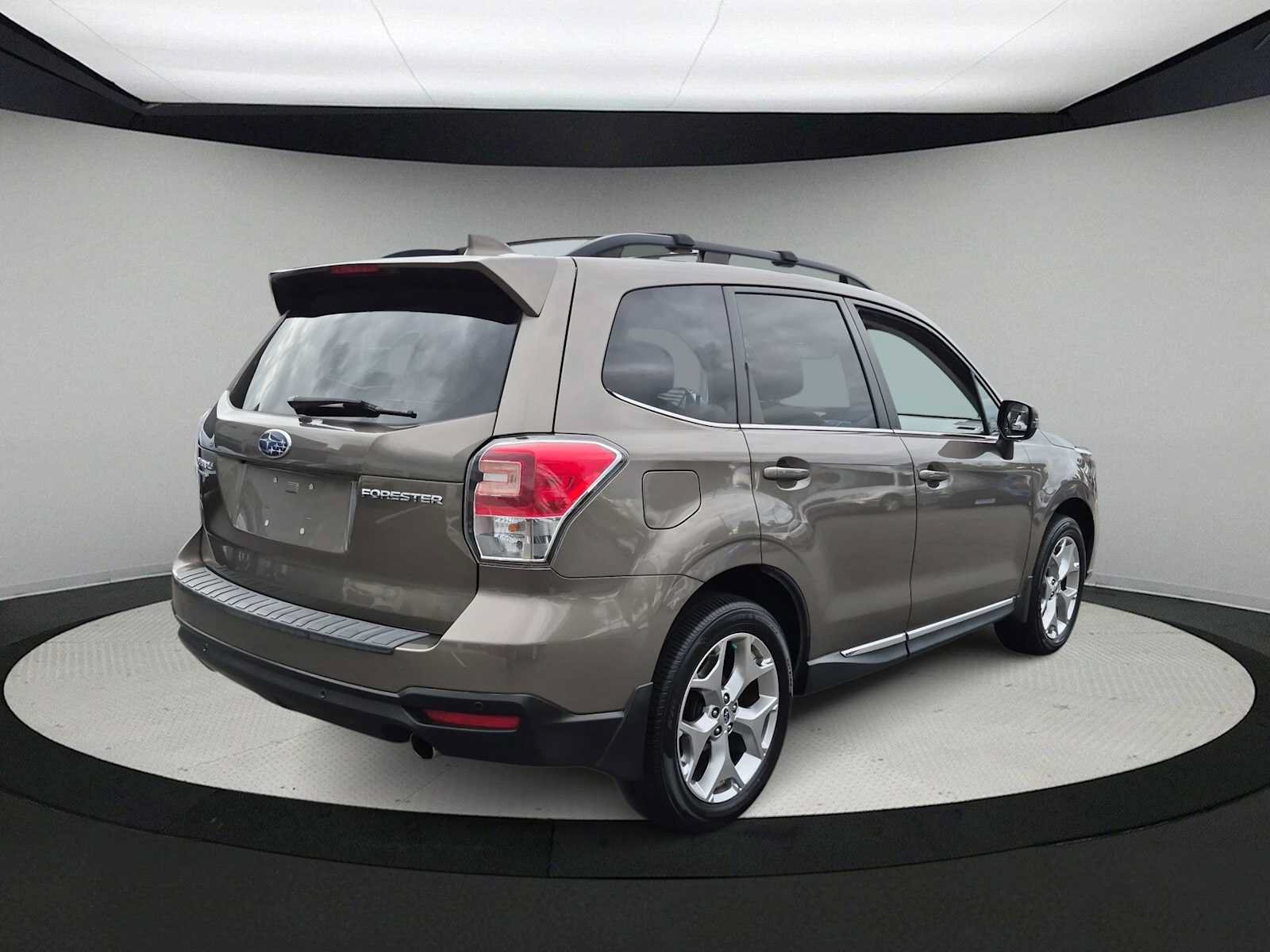 Used 2018 Subaru Forester 2.5i Touring AWD/4WD image 8
