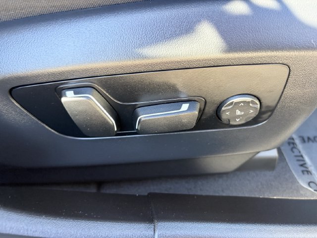 Used 2026 BMW 550e xDrive w/ Executive Package AWD/4WD image 19