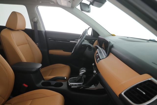 Used 2024 Kia Seltos EX AWD/4WD image 30