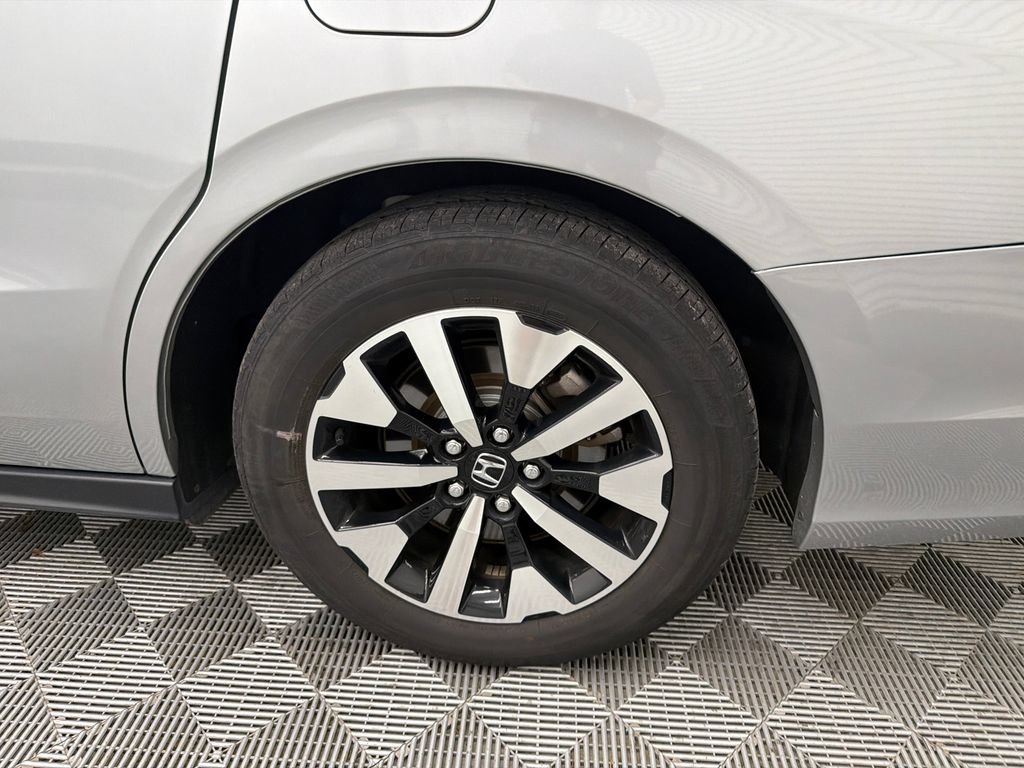 Used 2025 Honda Odyssey EX-L image 21