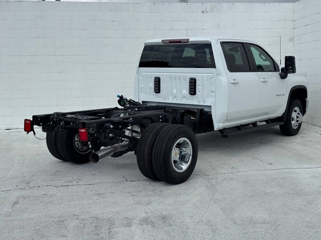 Used 2026 Chevrolet Silverado 3500 LT w/ Convenience Package AWD/4WD image 12