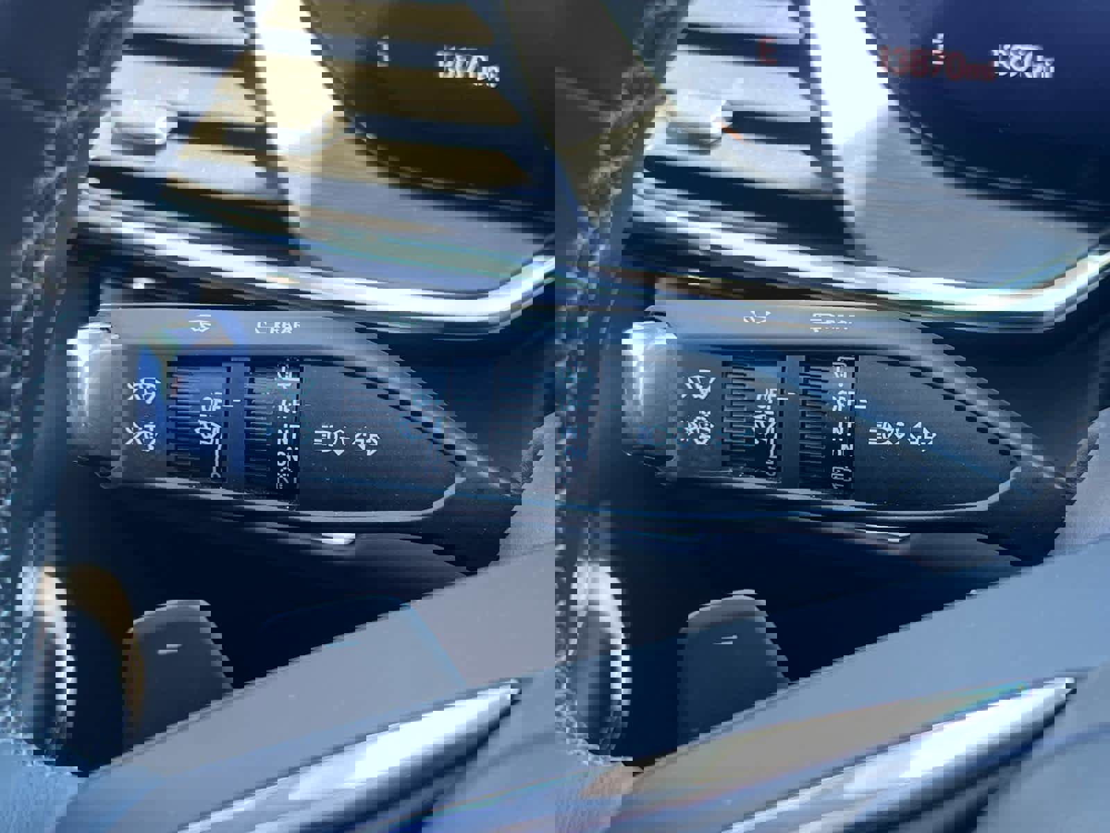 Certified 2025 Buick Envision Preferred image 19