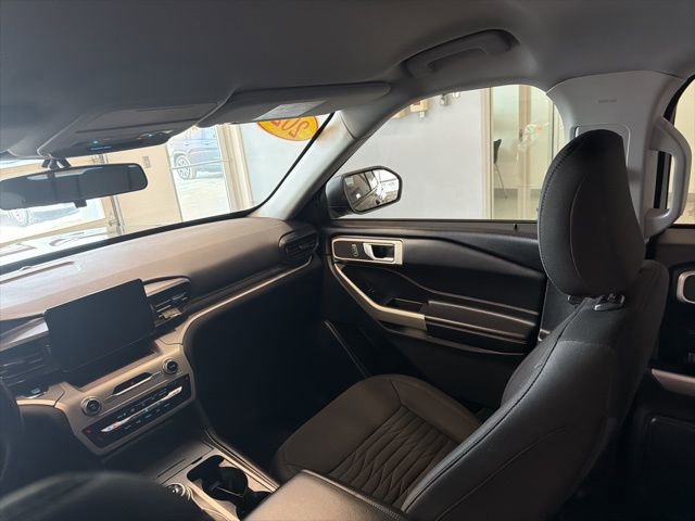 Used 2021 Ford Explorer XLT w/ Class III Trailer Tow Package image 33