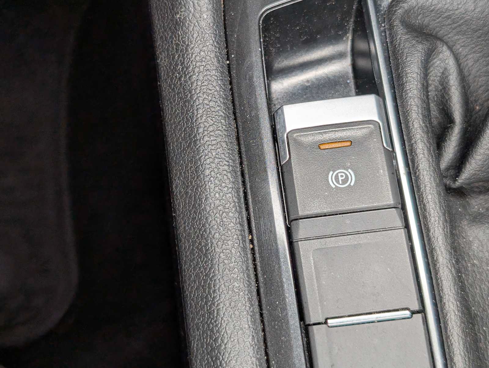 Used 2022 Volkswagen Tiguan SE R-Line AWD/4WD image 29