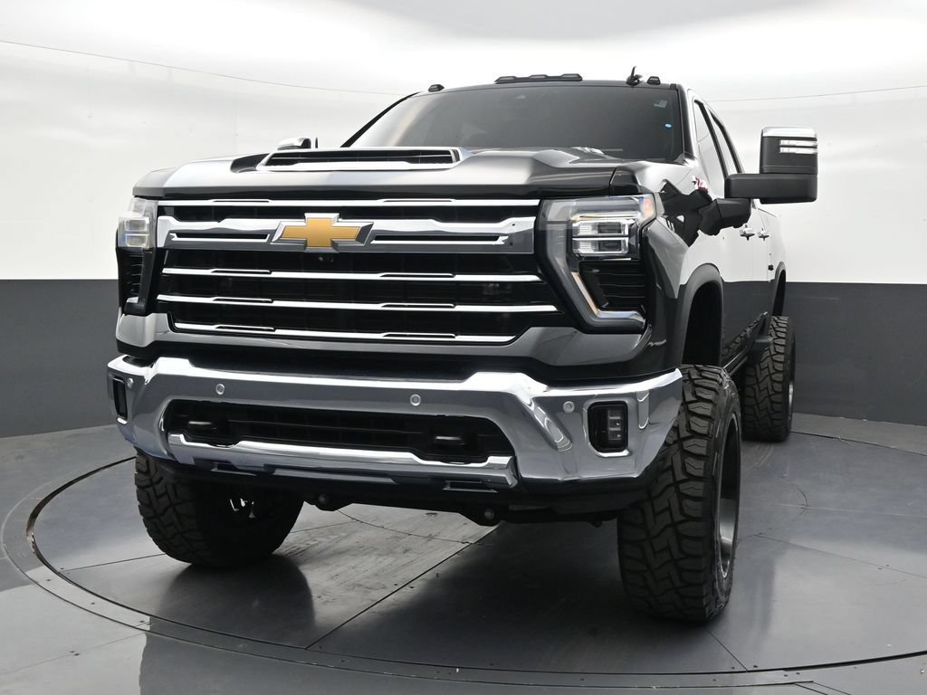 Used 2024 Chevrolet Silverado 2500 LTZ w/ LTZ Plus Package AWD/4WD image 8
