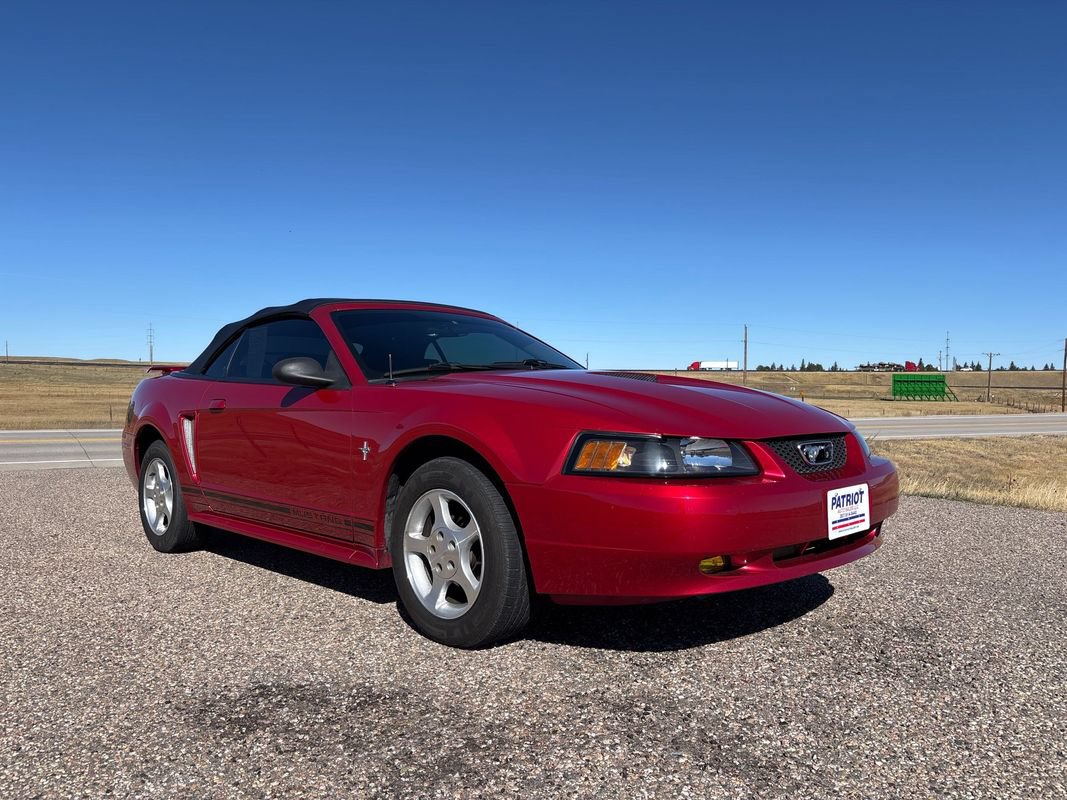 Used 2001 Ford Mustang Convertible RWD image 7