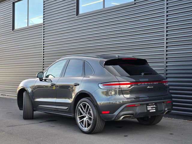 Used 2025 Porsche Macan image 3