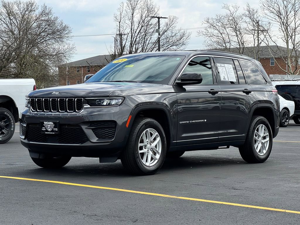 Used 2024 Jeep Grand Cherokee Laredo X w/ Luxury Tech Group I image 3