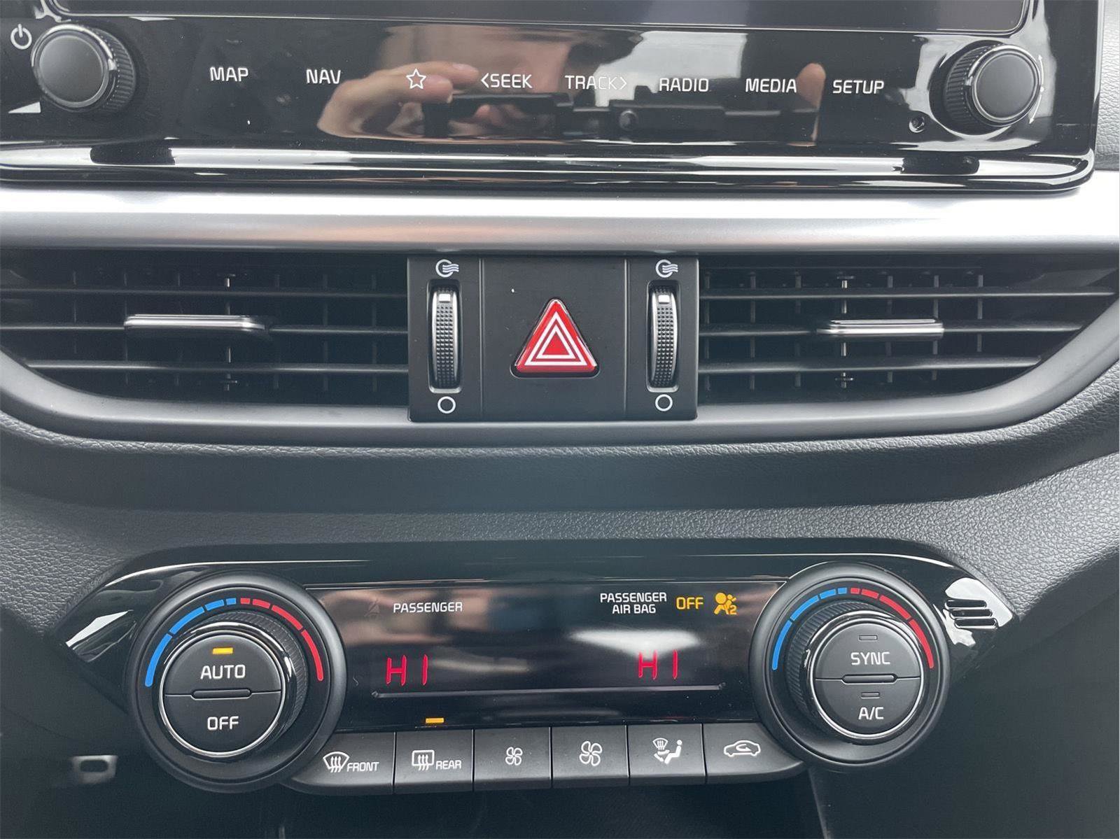 Used 2023 Kia Forte GT-Line image 28