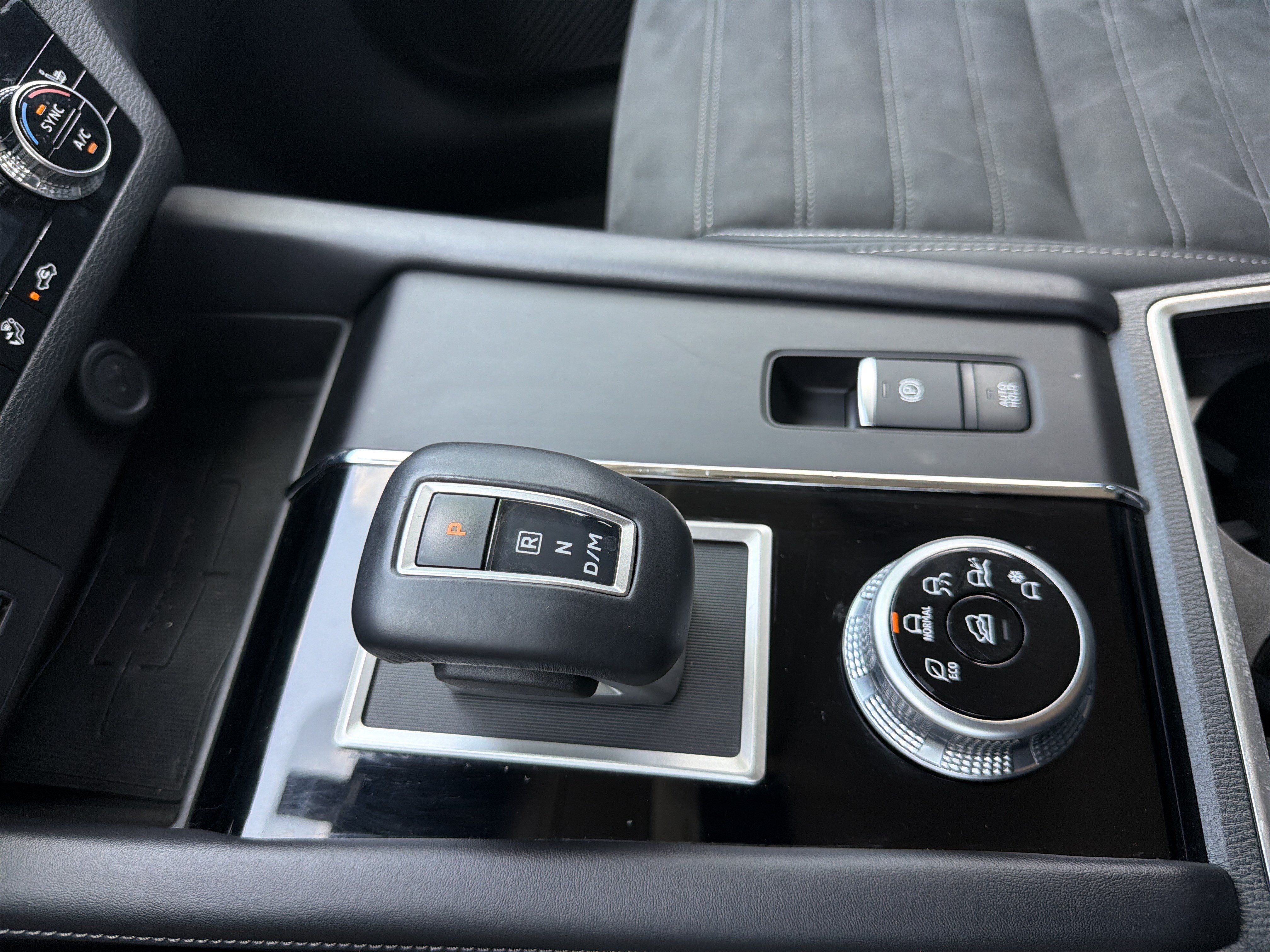 Used 2023 Mitsubishi Outlander SE FWD image 9