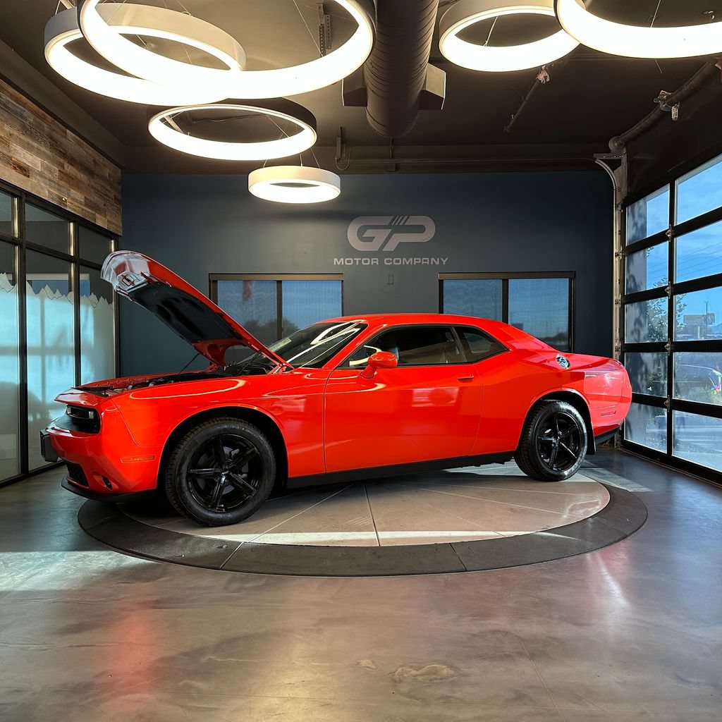 Used 2016 Dodge Challenger SXT RWD image 22