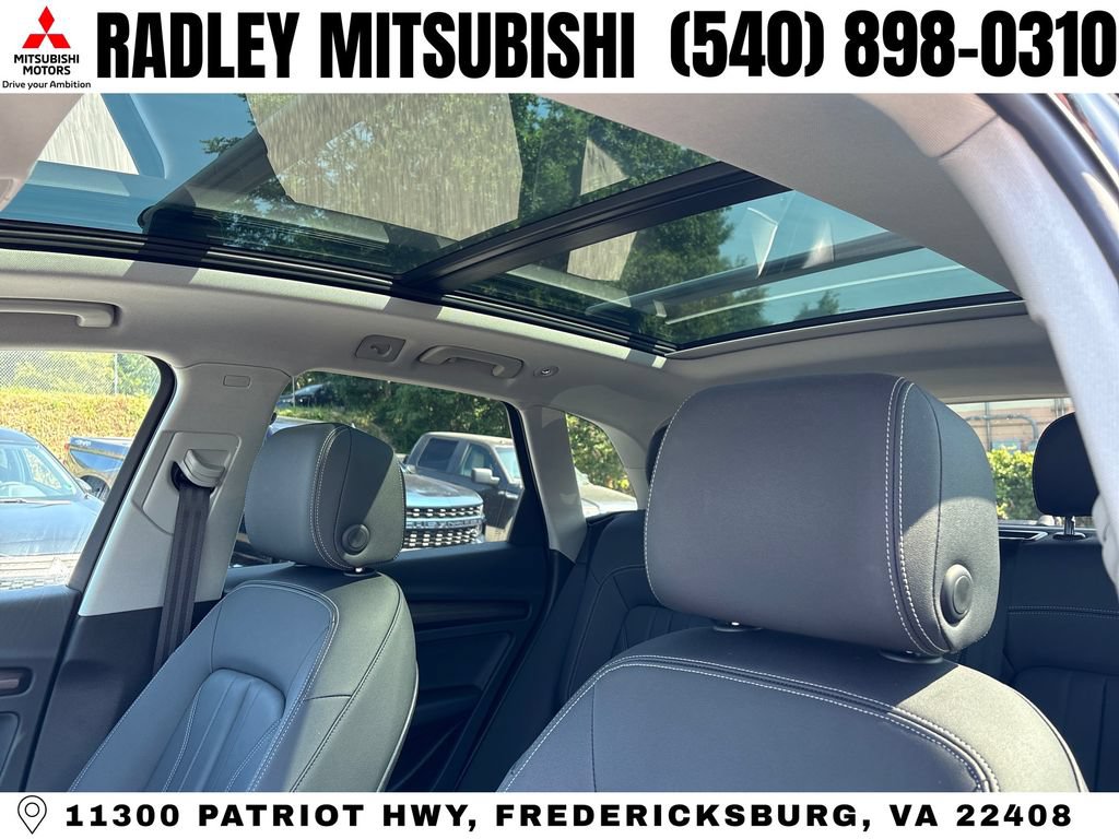 Used 2023 Audi Q5 2.0T Premium w/ Convenience Package AWD/4WD image 2