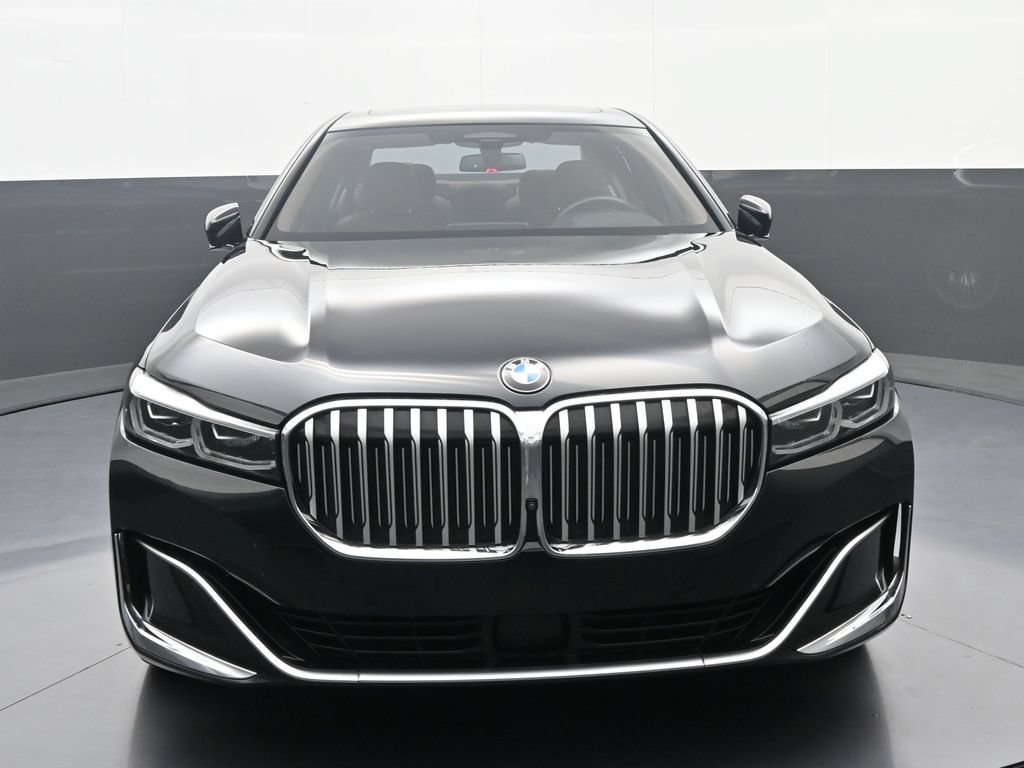 Used 2022 BMW 750i xDrive w/ Autobahn Package AWD/4WD image 2