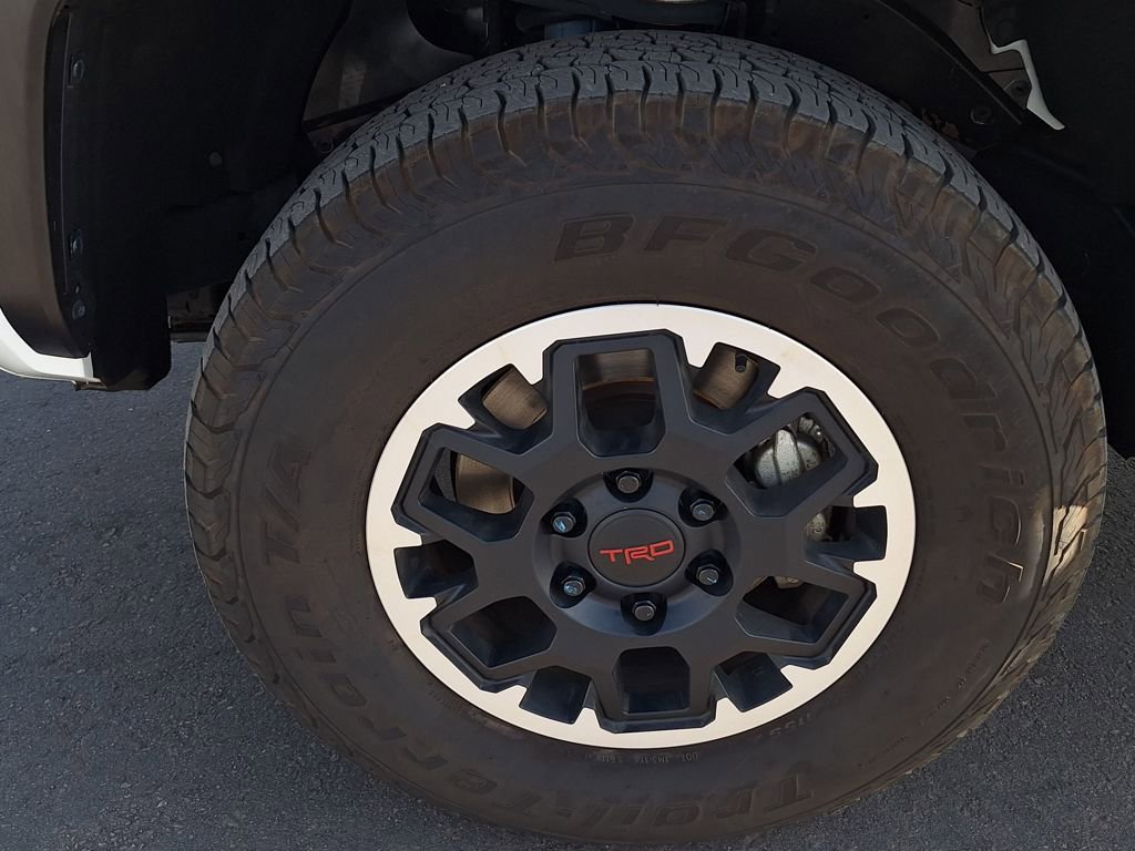 Used 2024 Toyota Tacoma TRD Off-Road image 27