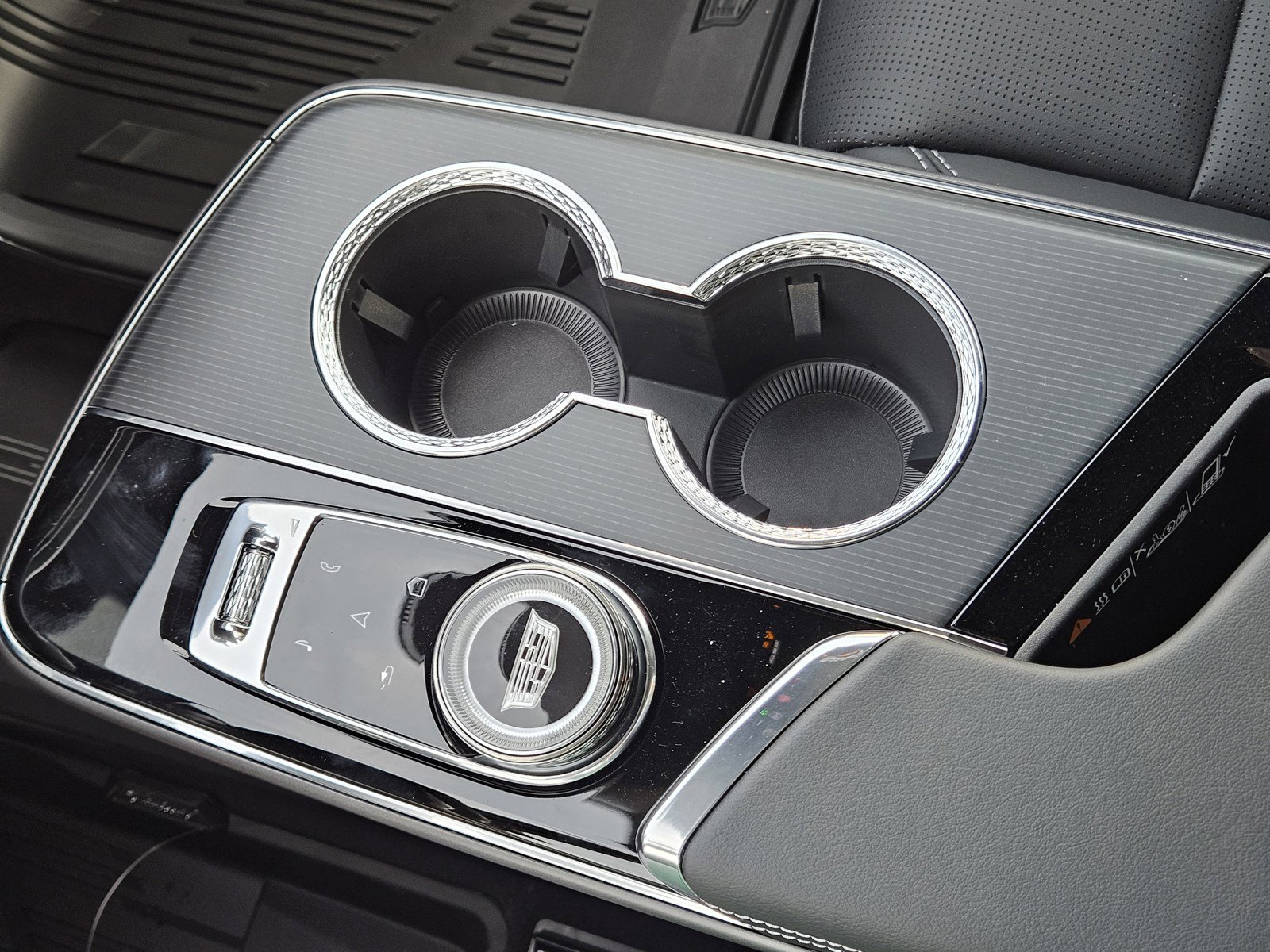 New 2026 Cadillac Lyriq Sport w/ LPO, Floor Liner Package image 15