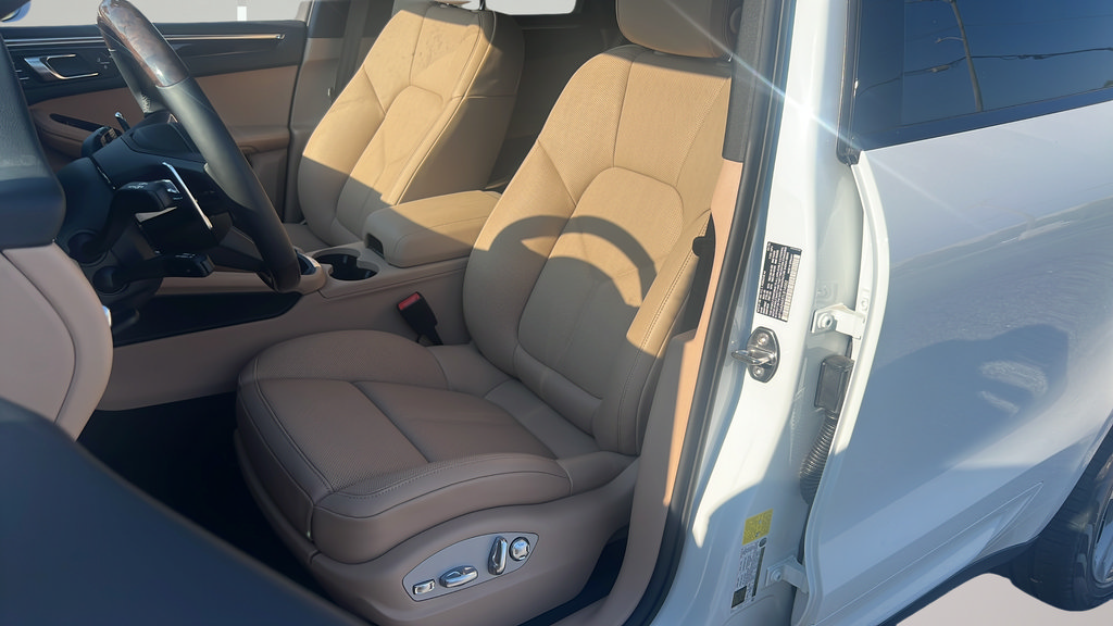 New 2026 Porsche Macan AWD/4WD image 14