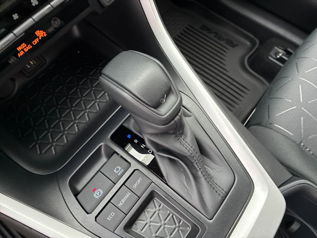 New 2025 Toyota RAV4 XLE image 29